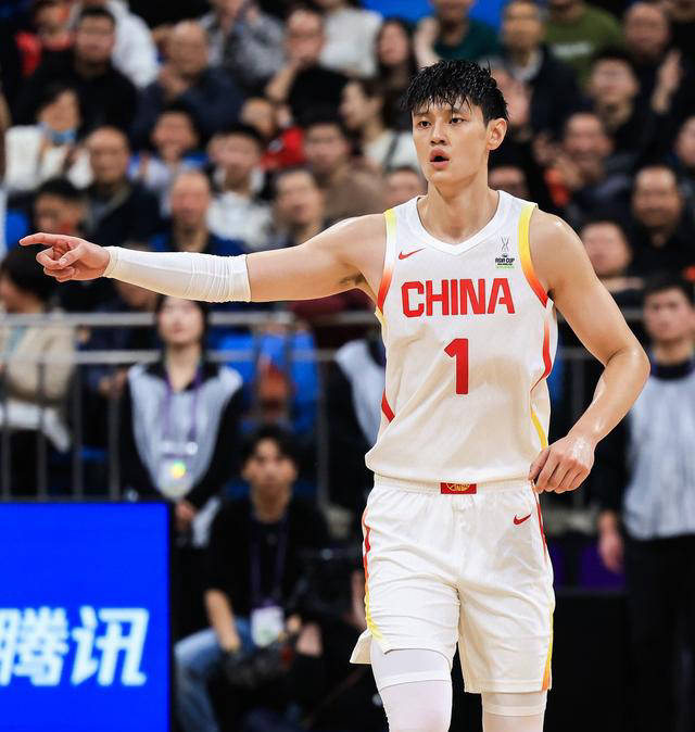 球队实力逐渐蜕变，新一代球员崭露头角的简单介绍